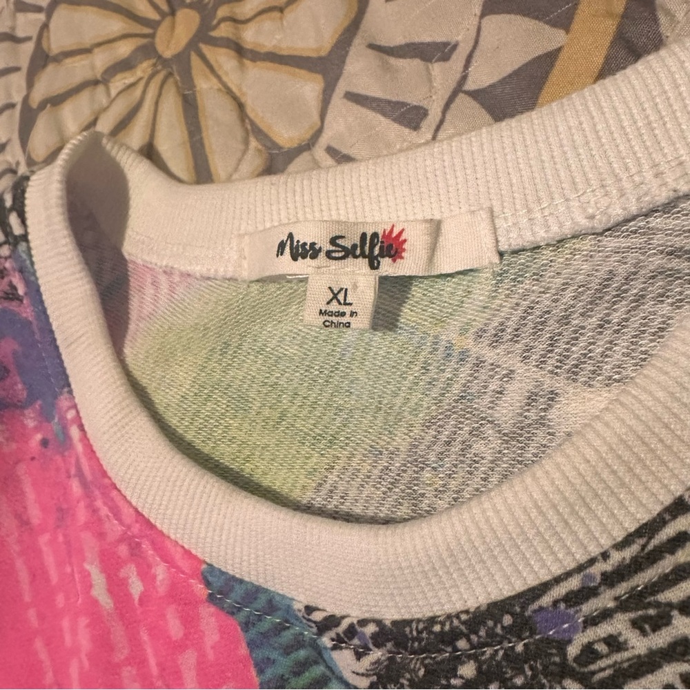XL Miss Selfie Graffiti Long Sleeve Shirt - Picture 7 of 7